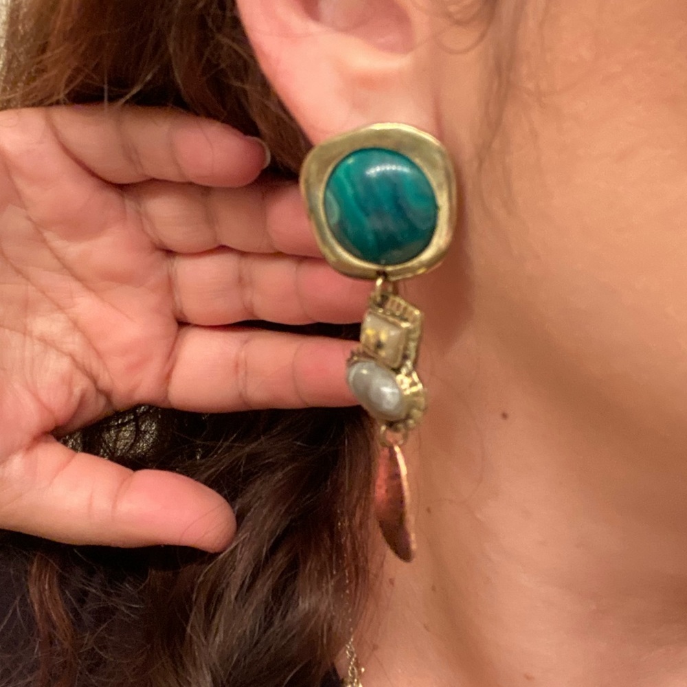 Earrings - Picture 3 of 9